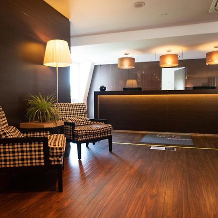 Taste Hotel Heidenheim Bagian luar foto