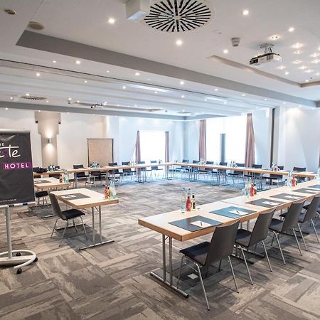 Taste Hotel Heidenheim Bagian luar foto