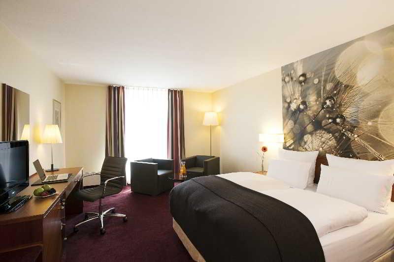 Taste Hotel Heidenheim Bagian luar foto