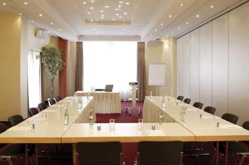 Taste Hotel Heidenheim Bagian luar foto