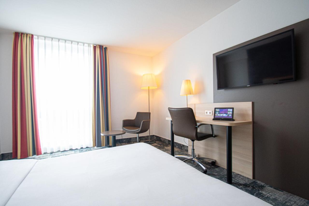 Taste Hotel Heidenheim Bagian luar foto