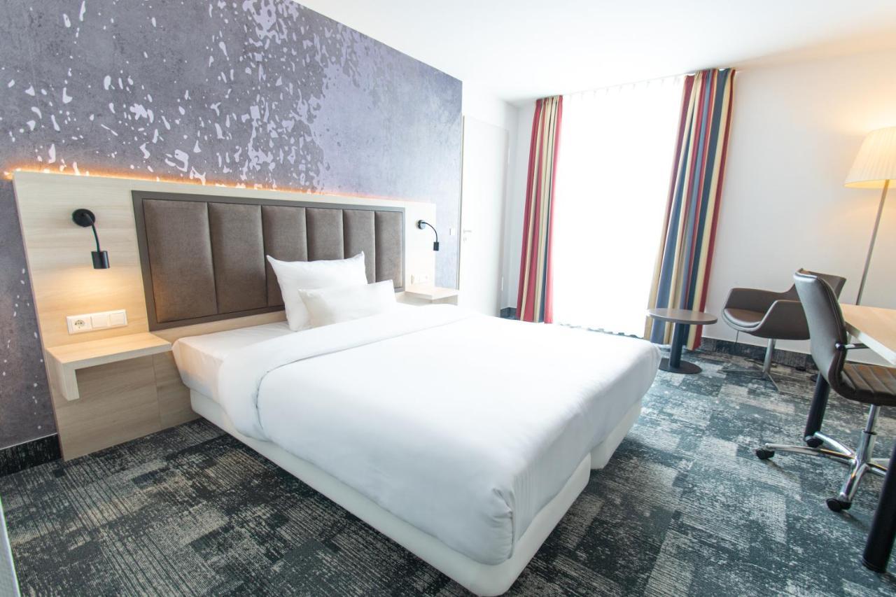 Taste Hotel Heidenheim Bagian luar foto