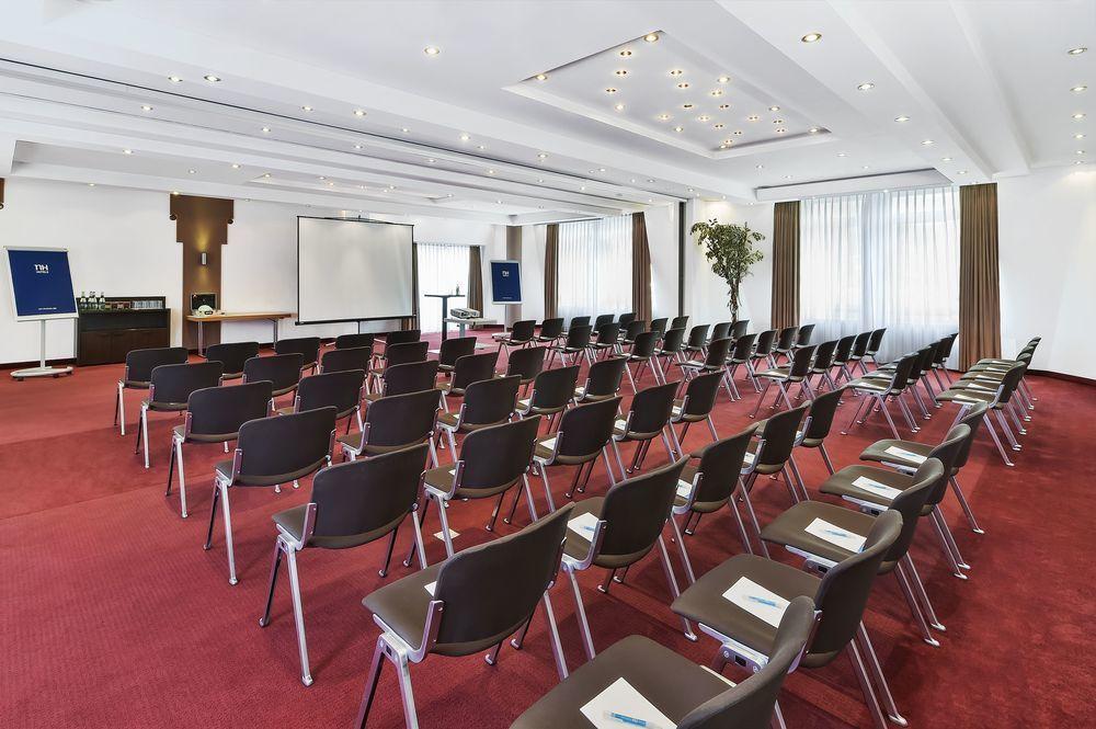 Taste Hotel Heidenheim Bagian luar foto