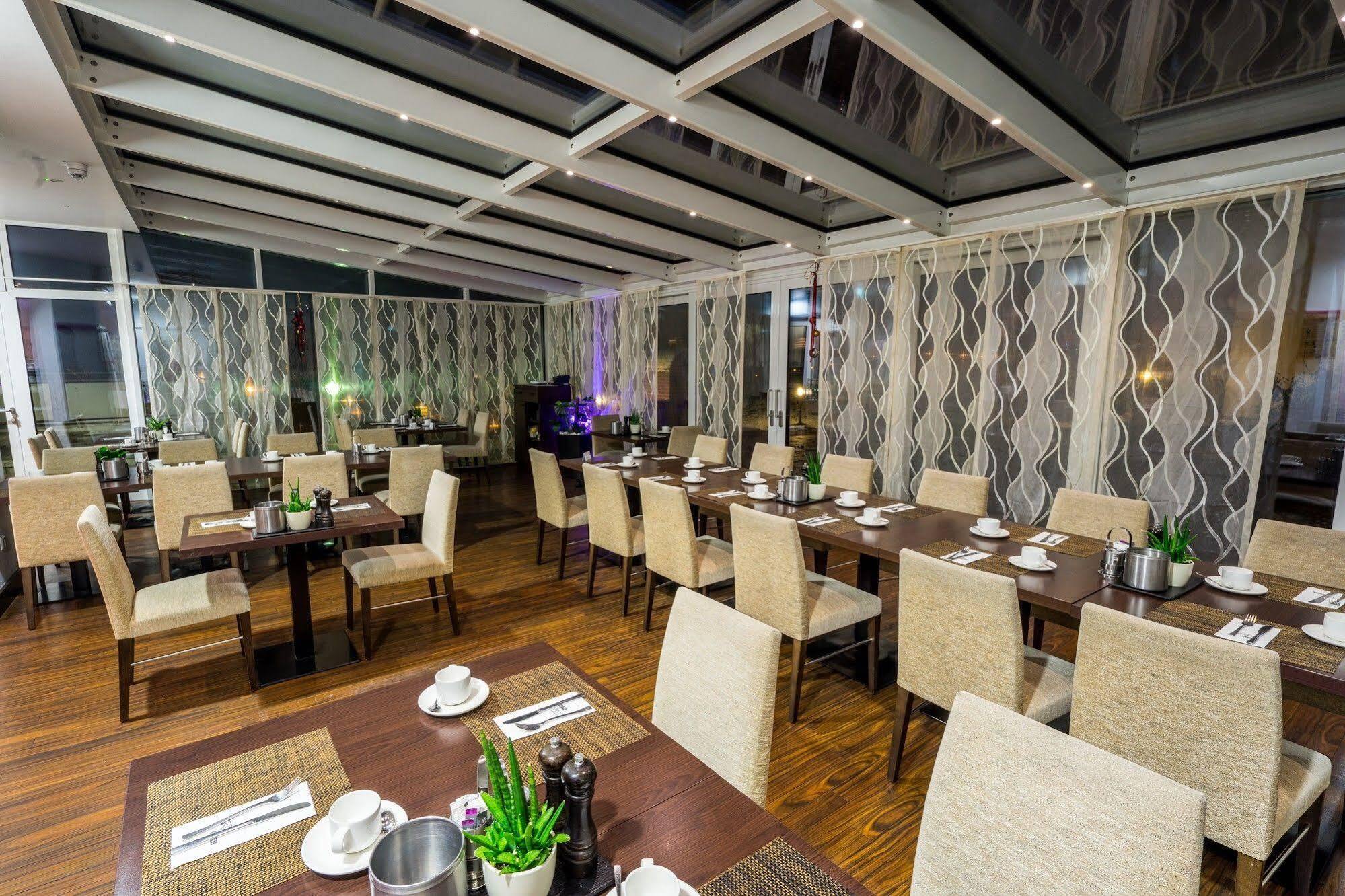 Taste Hotel Heidenheim Bagian luar foto